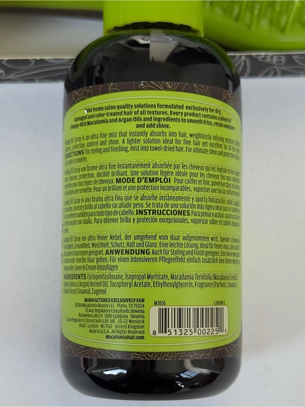 Set of 2!!! Macadamia Natural Healing Oil Spray & Brush “NoTangle”. Brand New!!!